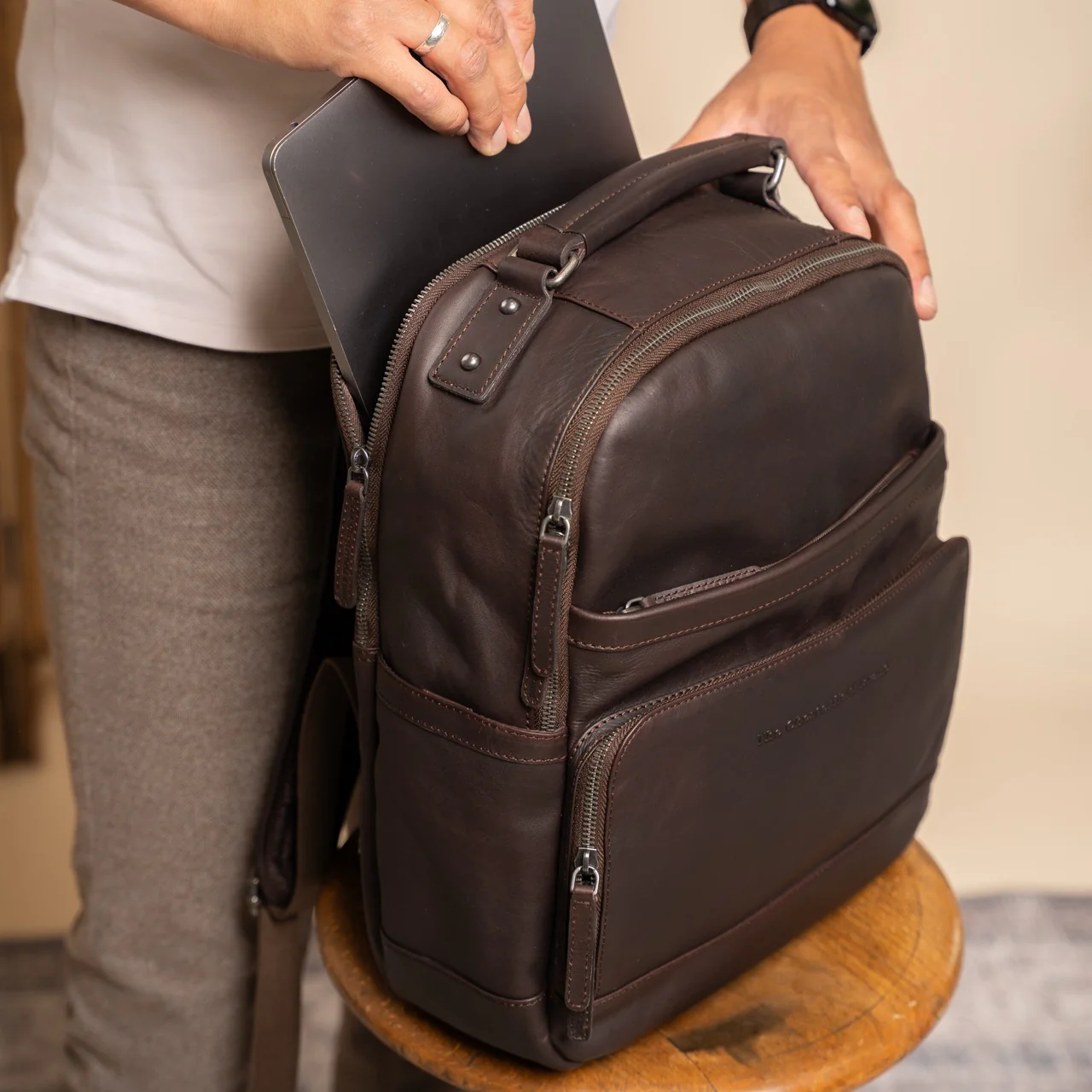 Leather Backpack Brown Austin - Image 3
