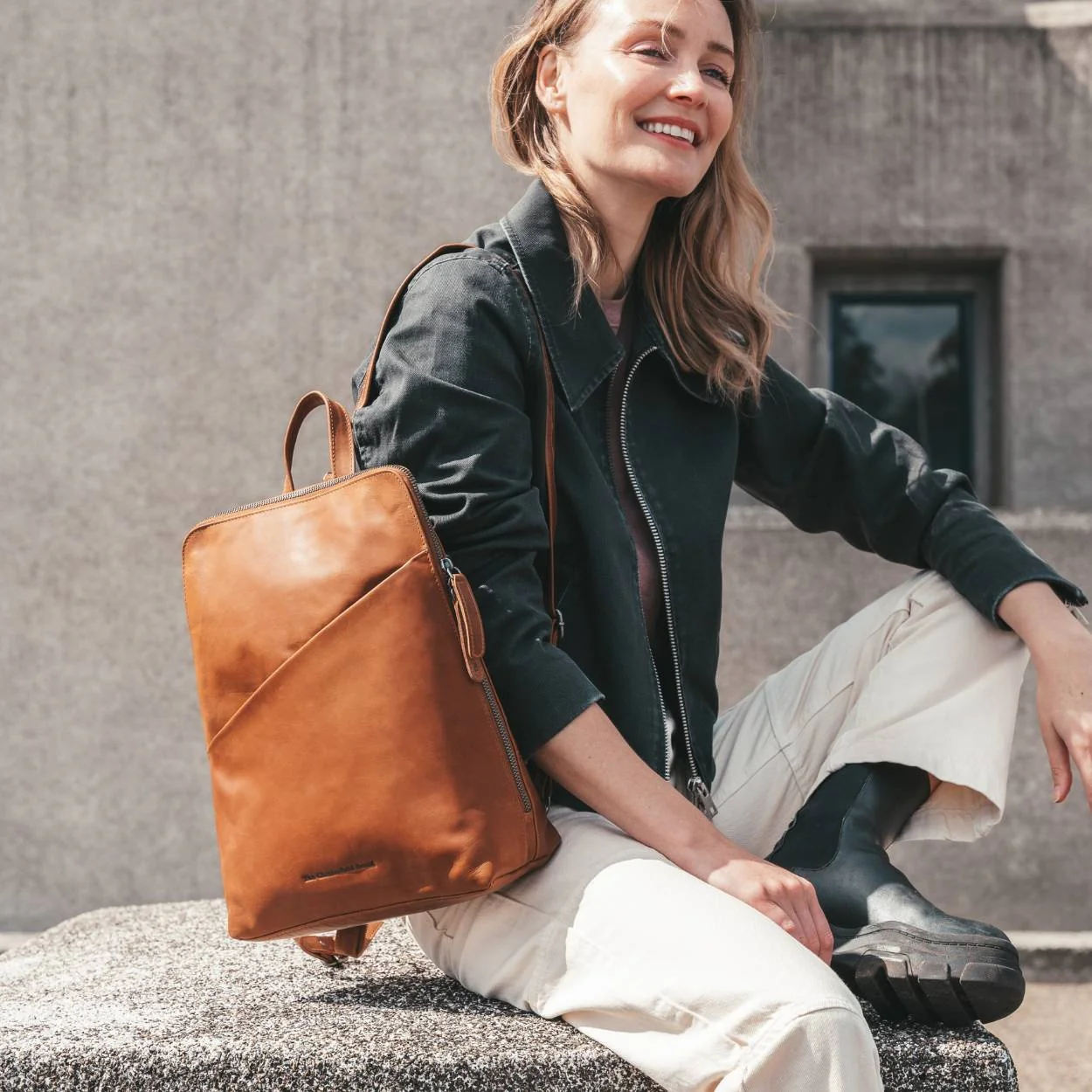 Leather Backpack Cognac Amanda - Image 3