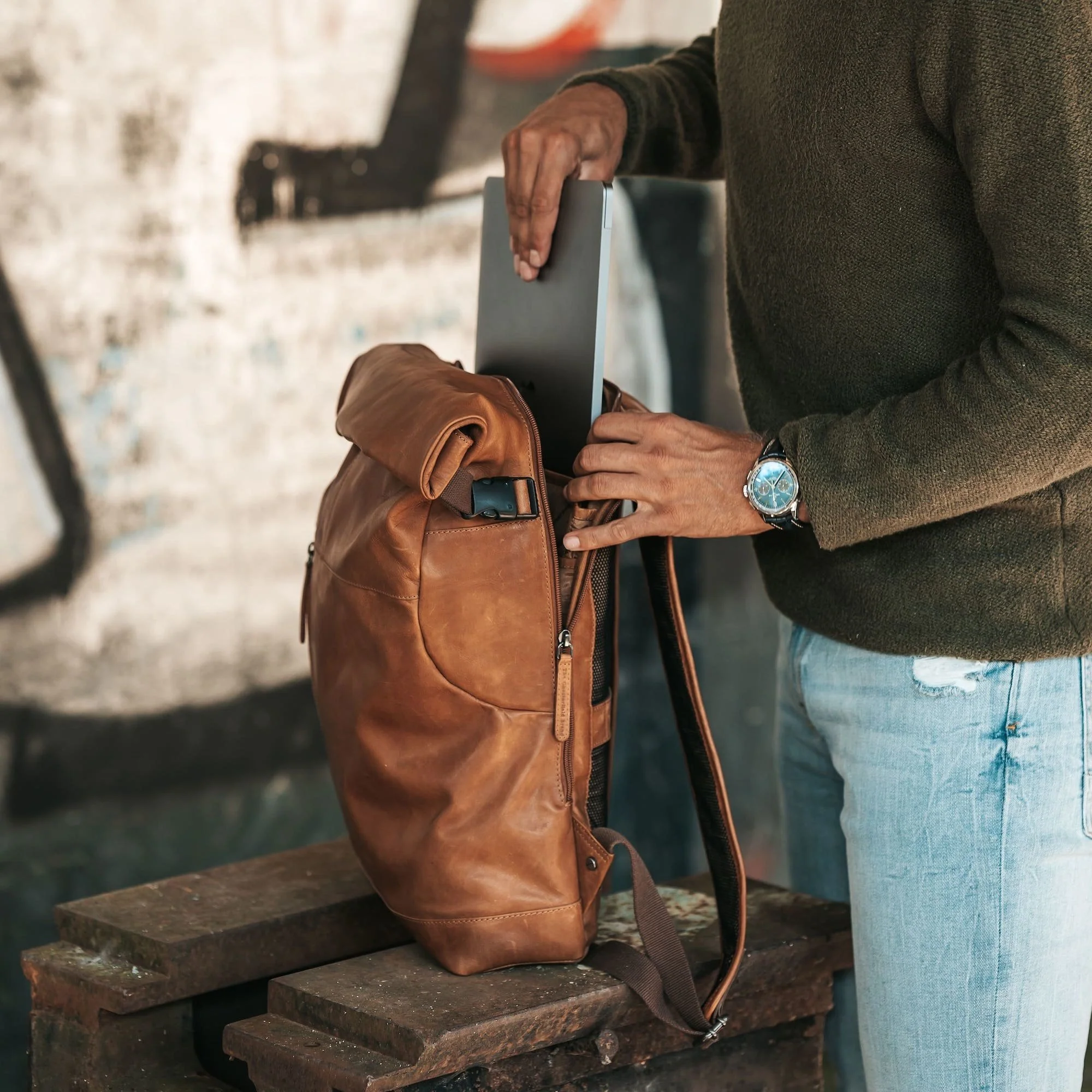 Leather Backpack Cognac Liverpool - Image 3